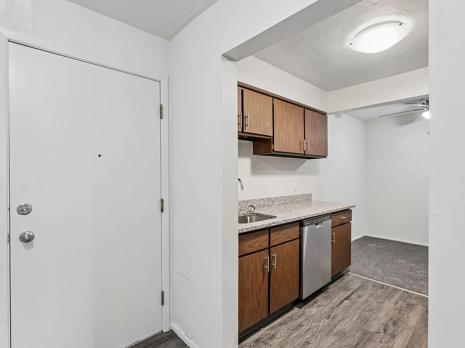 Bridlewood Apartments — Photo 4