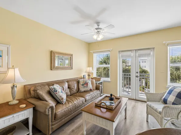 45 Town Center Loop #311, Pt Washington, FL 32459