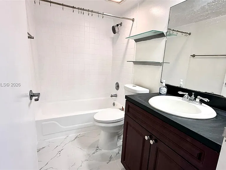 1035 West Ave #306 — Photo 15