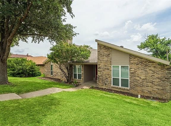 2nd image of 1718 Elizabeth Dr