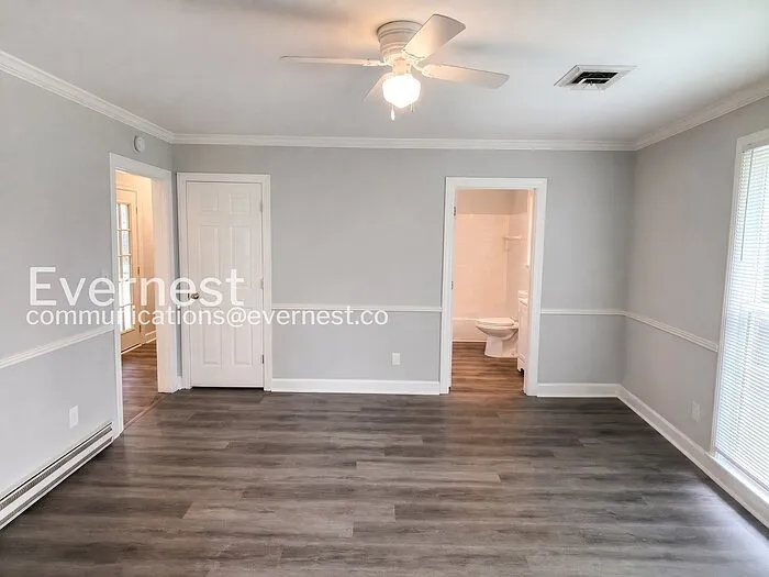 570 Hawkins Dr — Photo 14