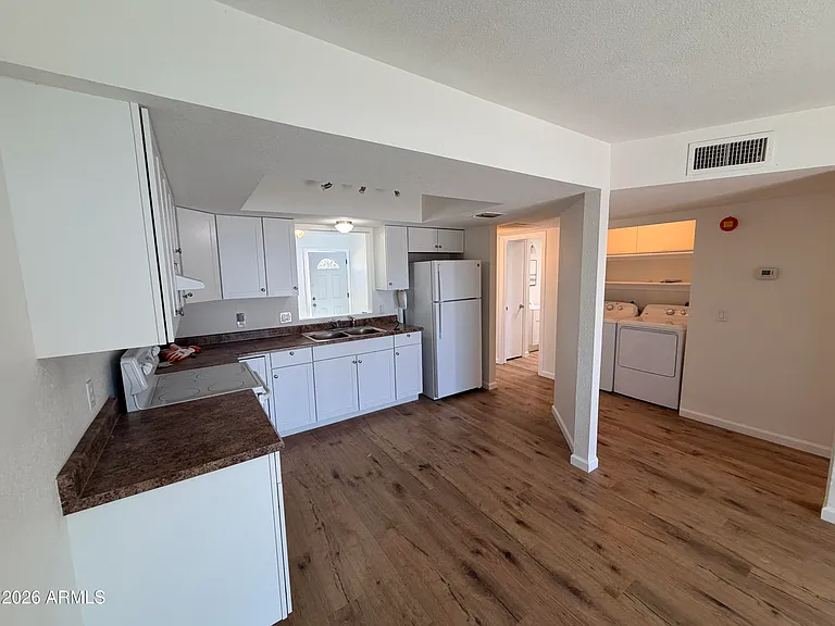 6038 S Alameda Rd #2 — Photo 15