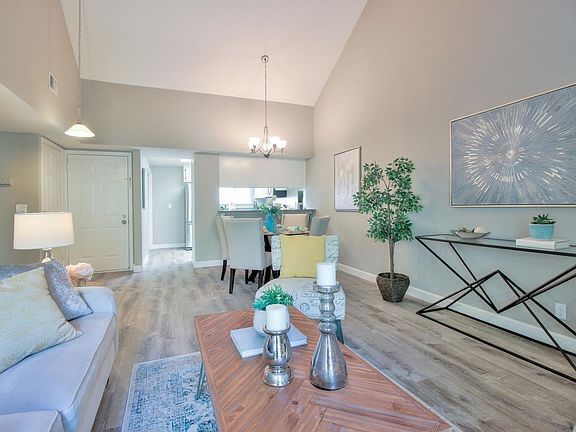 5th image of 1068 Summershore Ct