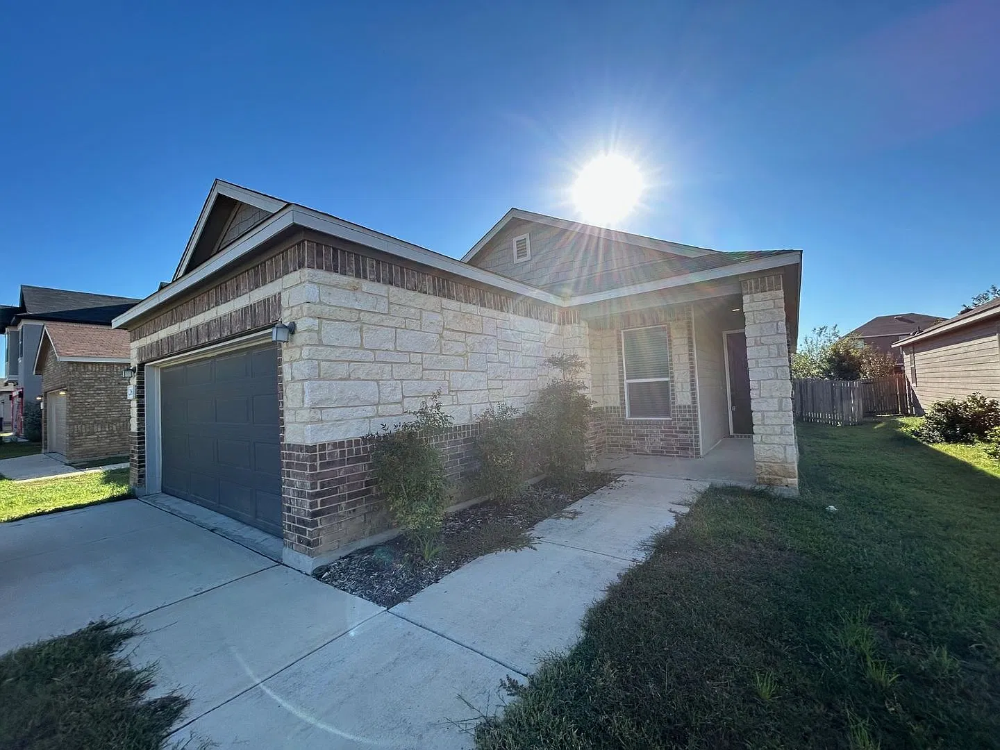 3bed / 2 Bath House For Lease In New Braunfels! Available Now! — Photo 2