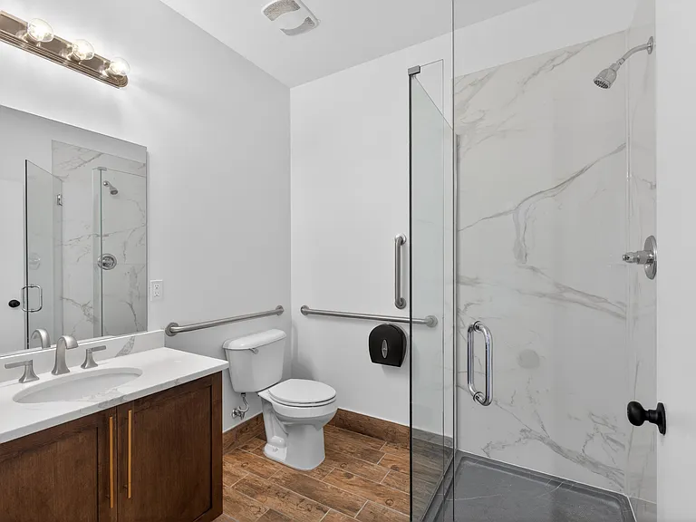 413 W Nine Mile Rd #B — Photo 18