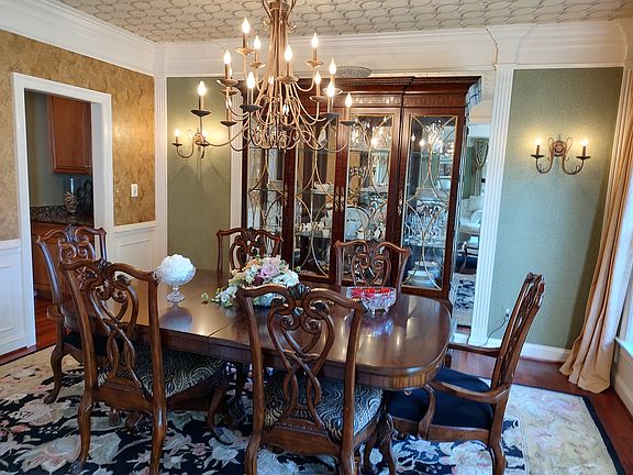 Model home dining room.