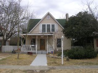1513 E Jefferson St, Kerrville, TX 78028