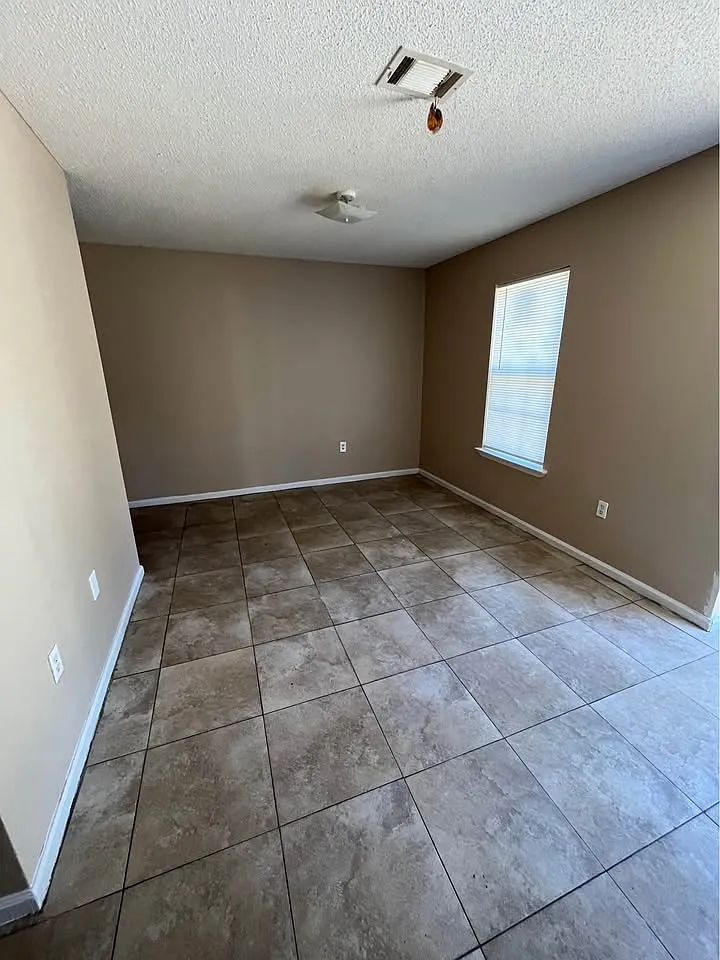 Building Photo - 1313 Baymeadows Dr #A
