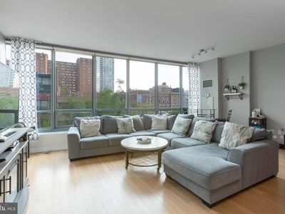 2101 Market St UNIT 204, Philadelphia, PA, 19103