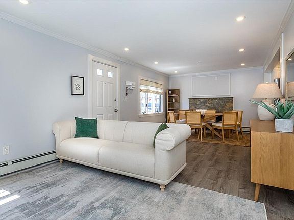 3rd image of 39 Birchcroft Rd