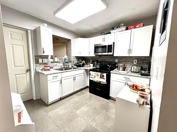 3rd image of 1441 NW 58th Avenue