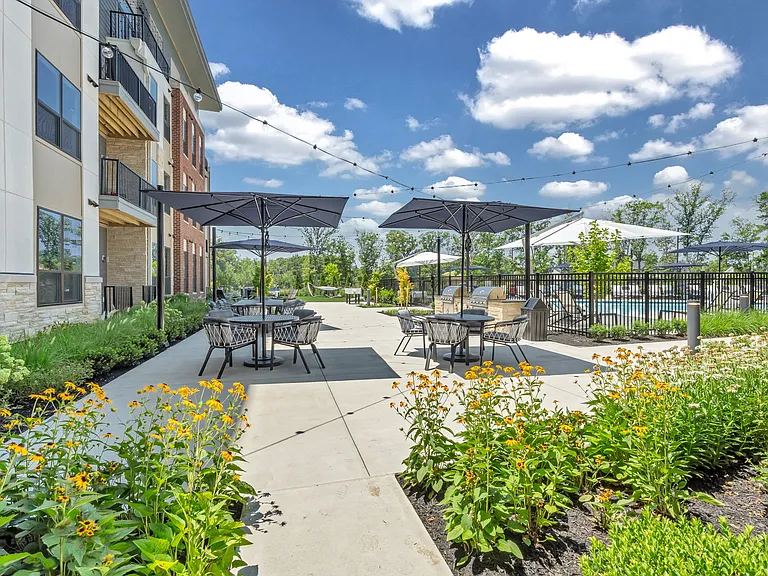 Luxe 360 on Centerpointe — Photo 66