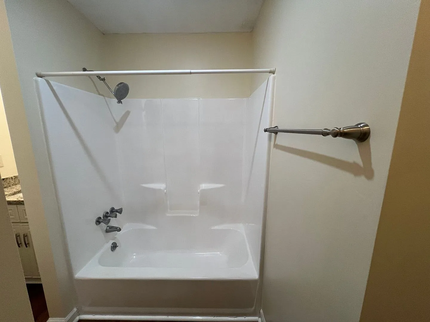 Room in 3 Bedroom Home at Hillsboro Rd SW — Photo 4