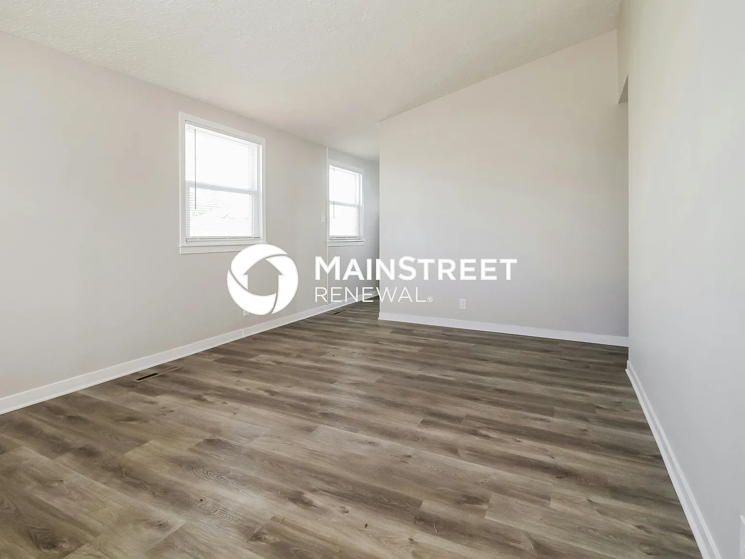 4410 E Indian Trail — Photo 3