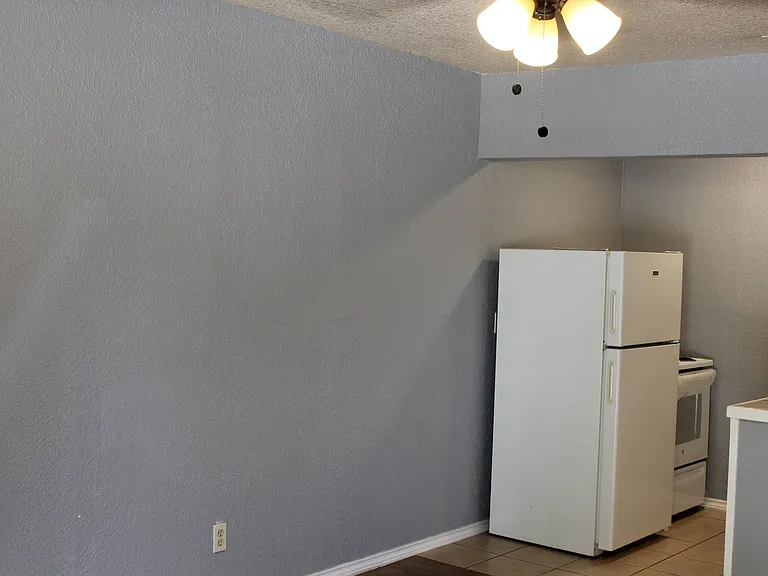 205 N US Highway 281 #3 — Photo 12
