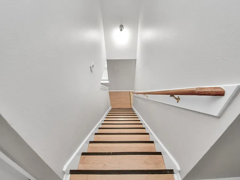 3919 Rolling Springs Ln — Photo 22