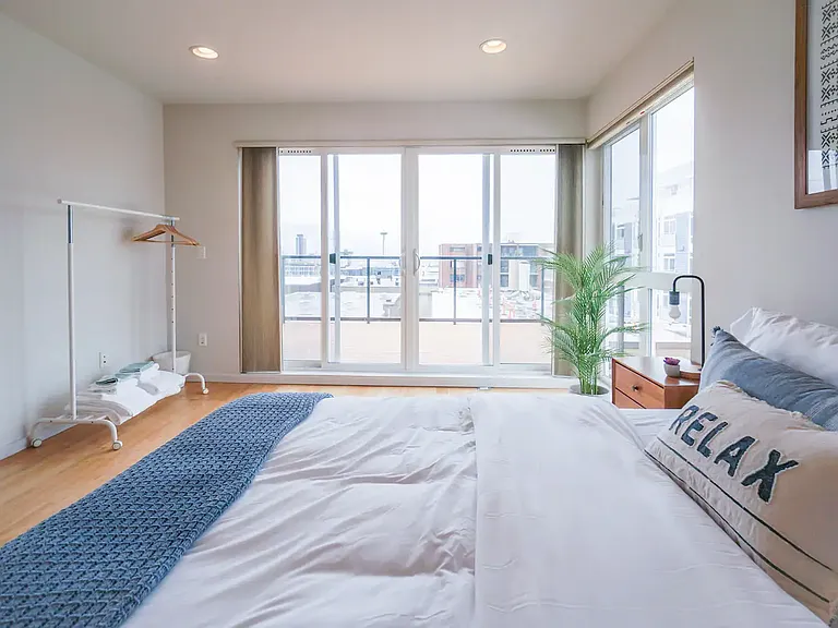 411 Summit Ave E #A — Photo 35