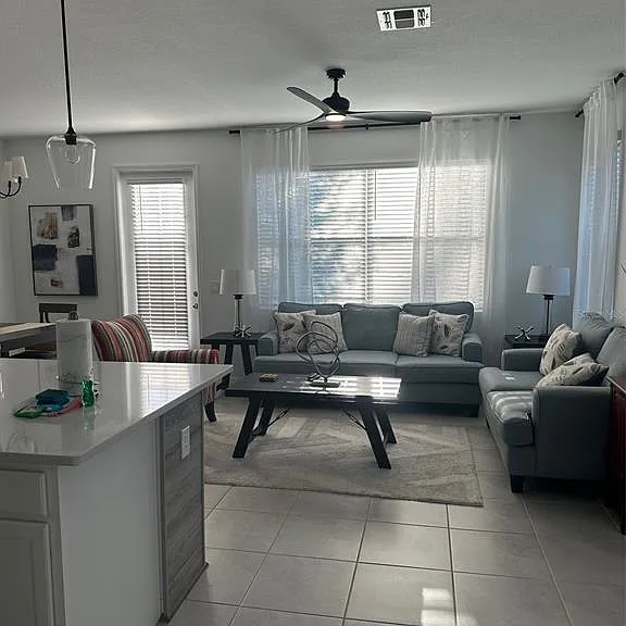 1546 Discovery St — Photo 4