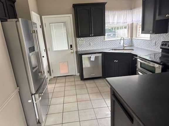 3rd image of 25889 Regency Ave