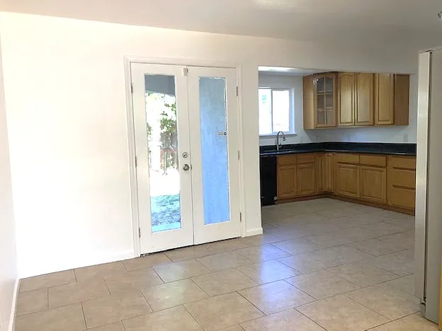 2204 Menalto Ave — Photo 5