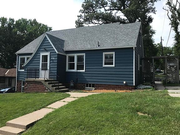 3rd image of 606 Linden St