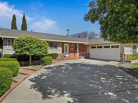 4th image of 408 Birchwood Ct