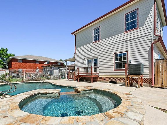 2nd image of 2804 Lake Villa Dr
