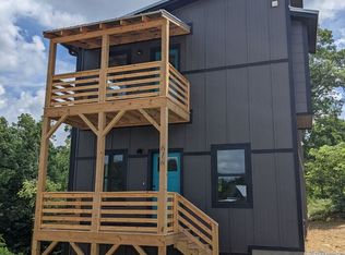 616 Salem Heights Ln, Swannanoa, NC 28778