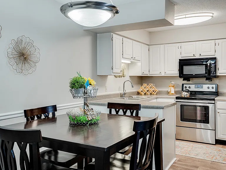 Villas at Oak Crest — Photo 2