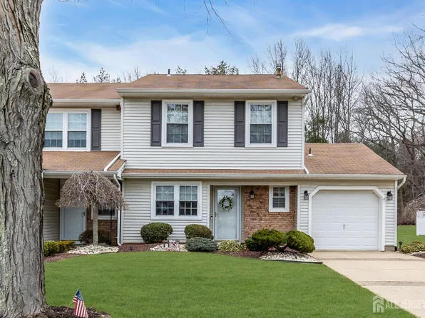 34 Staghorn Dr, Matawan, NJ 07747