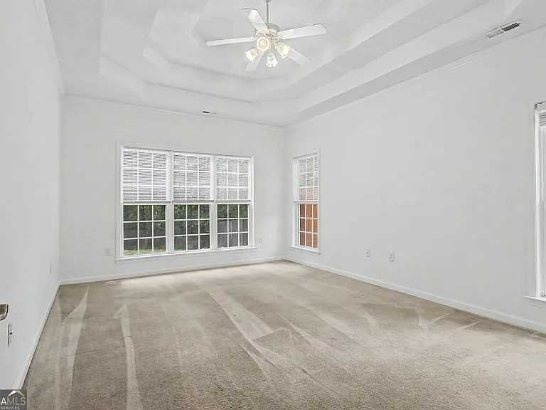 255 Squire Ln — Photo 30