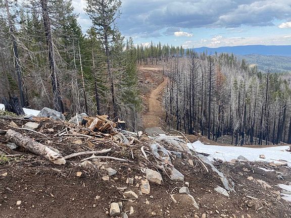 3rd image of 693605 Gold Run Rd