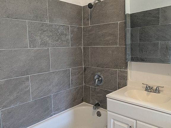 5th image of 4445 W Carroll Ave