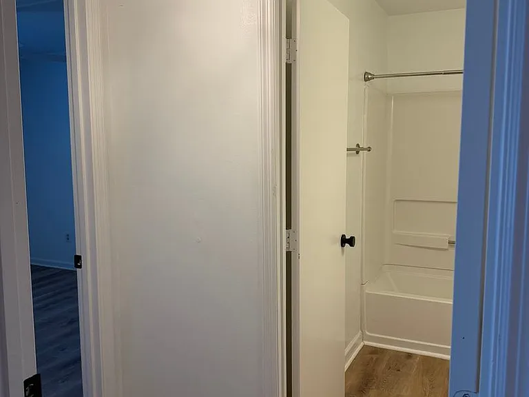 13 Forest Cove Cv — Photo 10