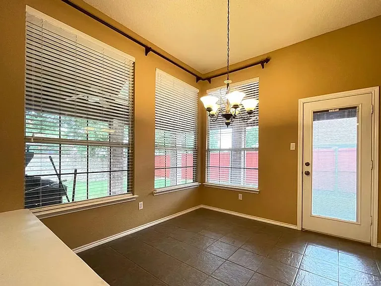5106 Springflower Dr — Photo 13