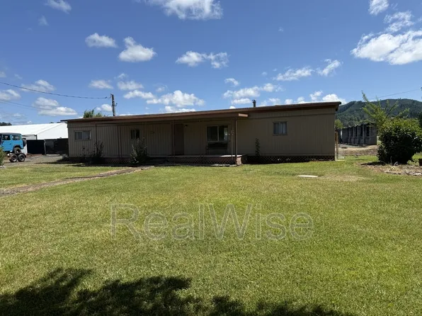 2515 Nonpareil Rd, Sutherlin, OR 97479