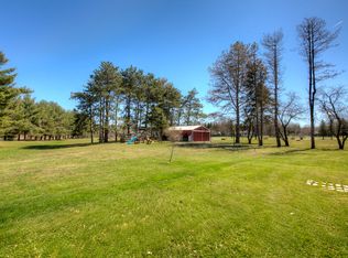 1108 Willow Ln, Howell, MI 48843