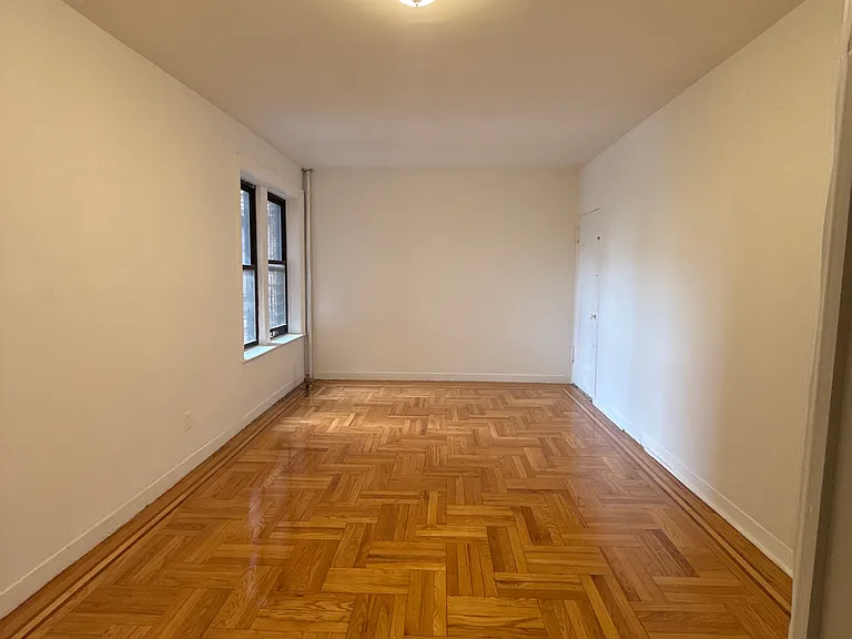 3165 Decatur Ave #3 — Photo 4