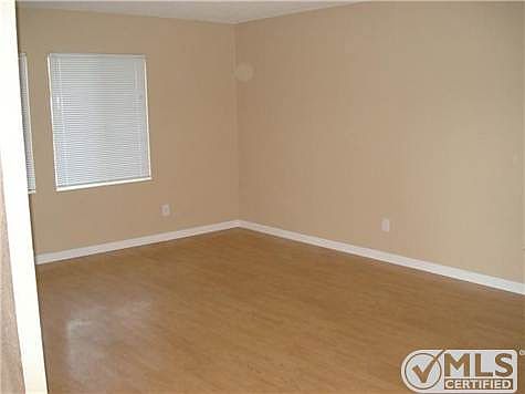 3rd image of 1026 Elwood St