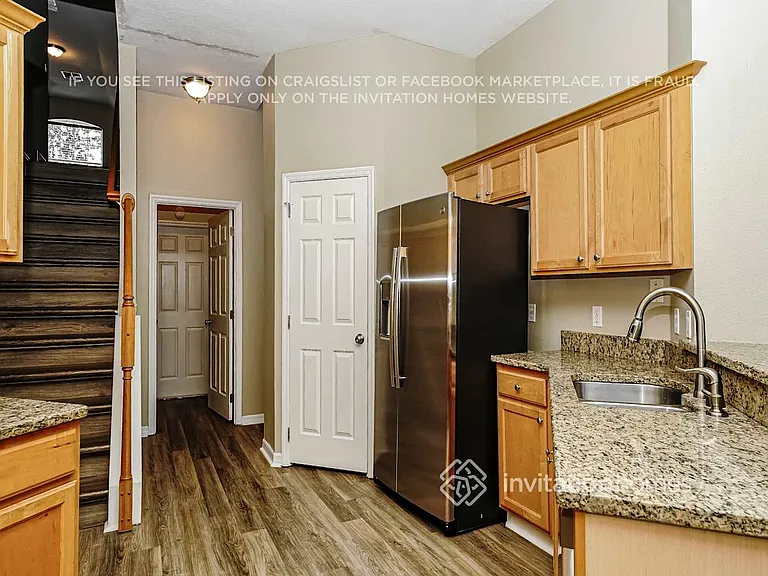 945 Pickfair Ter — Photo 8