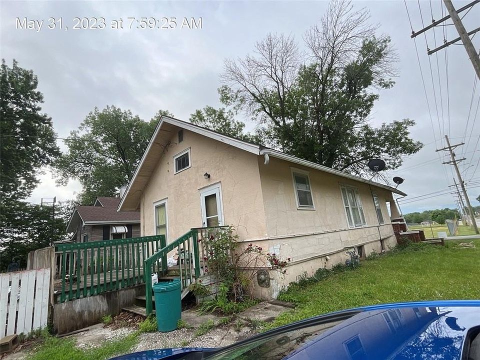1124 W 3rd St, Cameron, MO 64429 Zillow