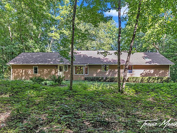 2nd image of 421 Sorrento Dr SE