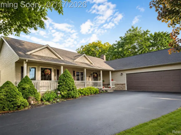 1388 Parks Rd, Wales, MI 48027