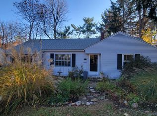 2605 Wellington Rd, Kalamazoo, MI 49008