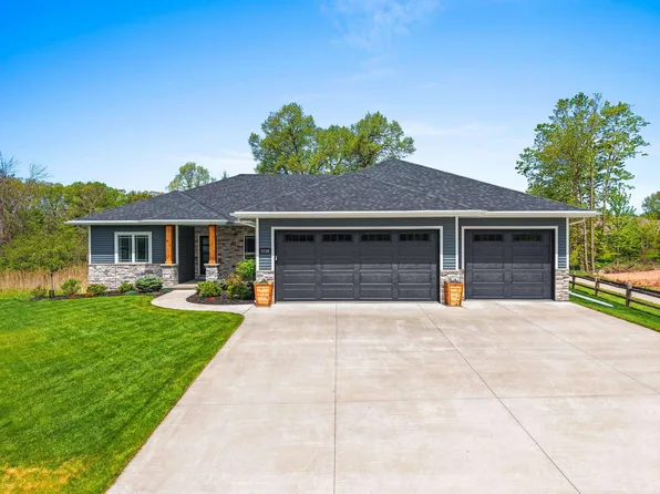 3738 Rustic Heights Ct, Green Bay, WI 54313