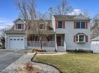 25 Conover Ave, Roseland, NJ 07068