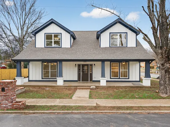 410 3rd Ave, Fayetteville, TN 37334