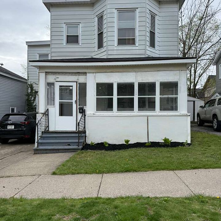 1st image of 162 W 8th St