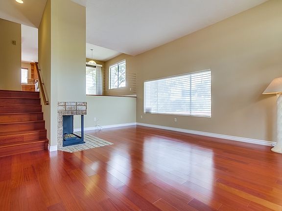 3rd image of 4030 La Jolla Village Dr