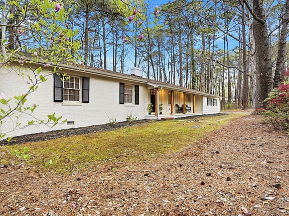 5th image of 5112 Laurie Dr